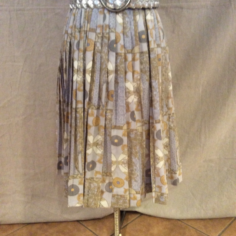 VINTAGE 60s Windowpane lady like  modest  pleat day/chore  Dress - Picture 3 of 12